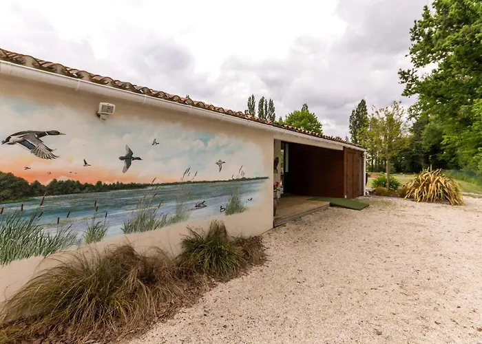 Paisible Avec Grand Jardin Pres Du Lac, Ping-pong, Velo, Climatisation, Proche De Nantes Et Plages - Fr-1-306-1056 펜션 *