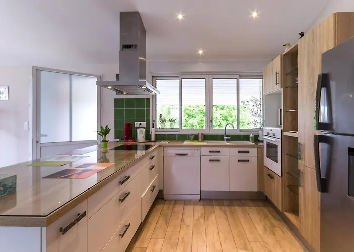 Paisible Avec Grand Jardin Pres Du Lac, Ping-pong, Velo, Climatisation, Proche De Nantes Et Plages - Fr-1-306-1056